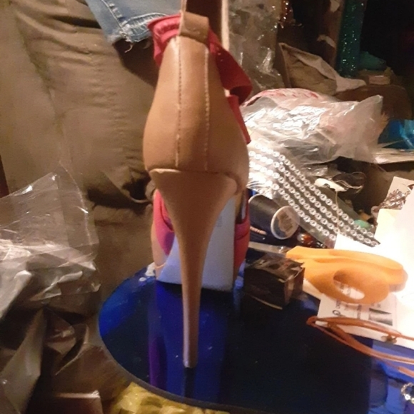 Colin Stuart pump heels - Picture 3 of 4